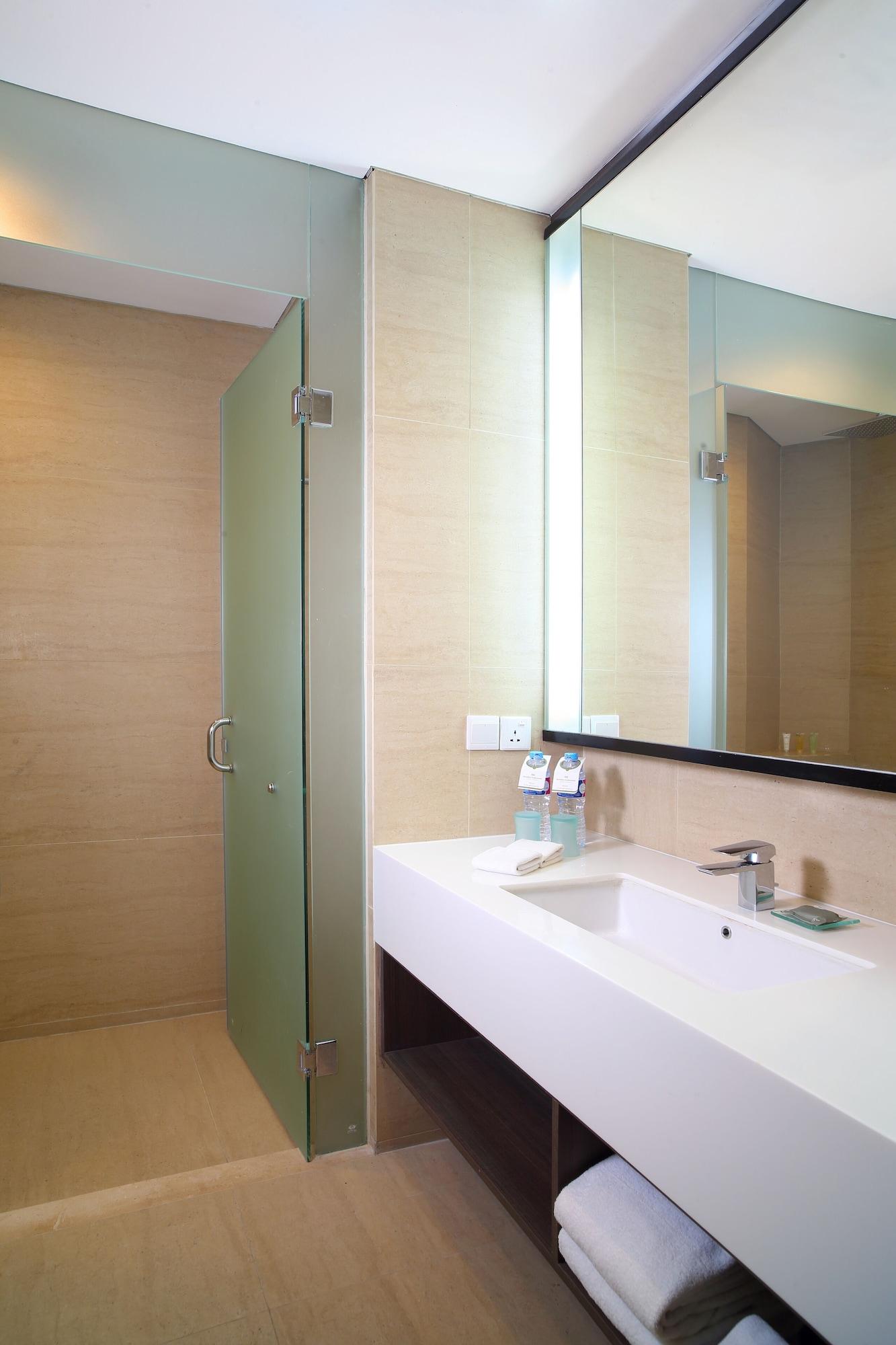 Hotel Santika Premiere Ice - Bsd City Serpong Exteriör bild