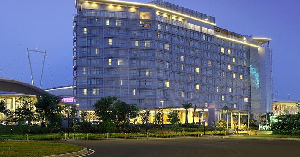 Hotel Santika Premiere Ice - Bsd City Serpong Exteriör bild