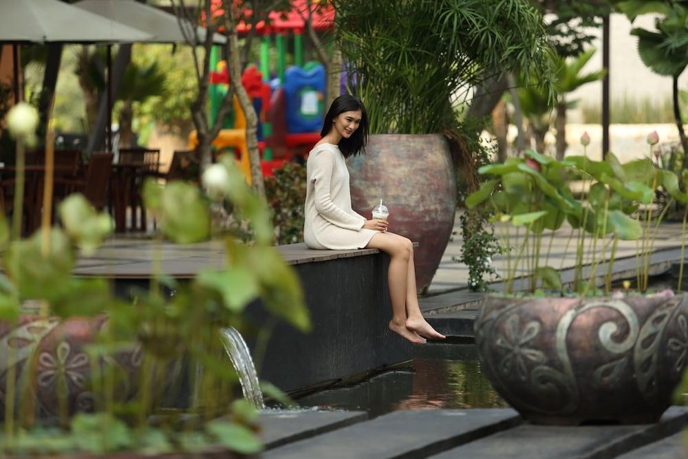 Hotel Santika Premiere Ice - Bsd City Serpong Exteriör bild