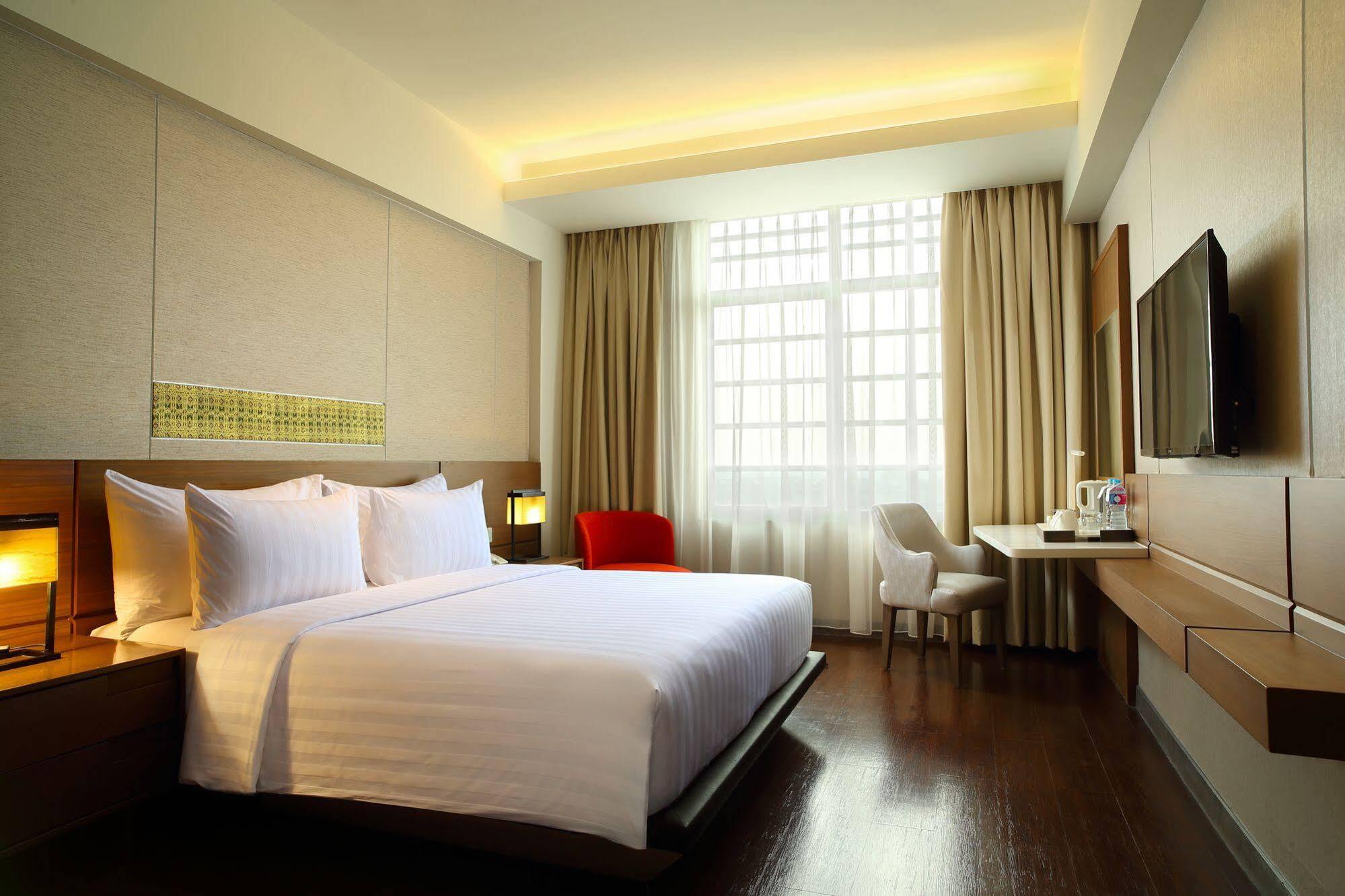 Hotel Santika Premiere Ice - Bsd City Serpong Exteriör bild