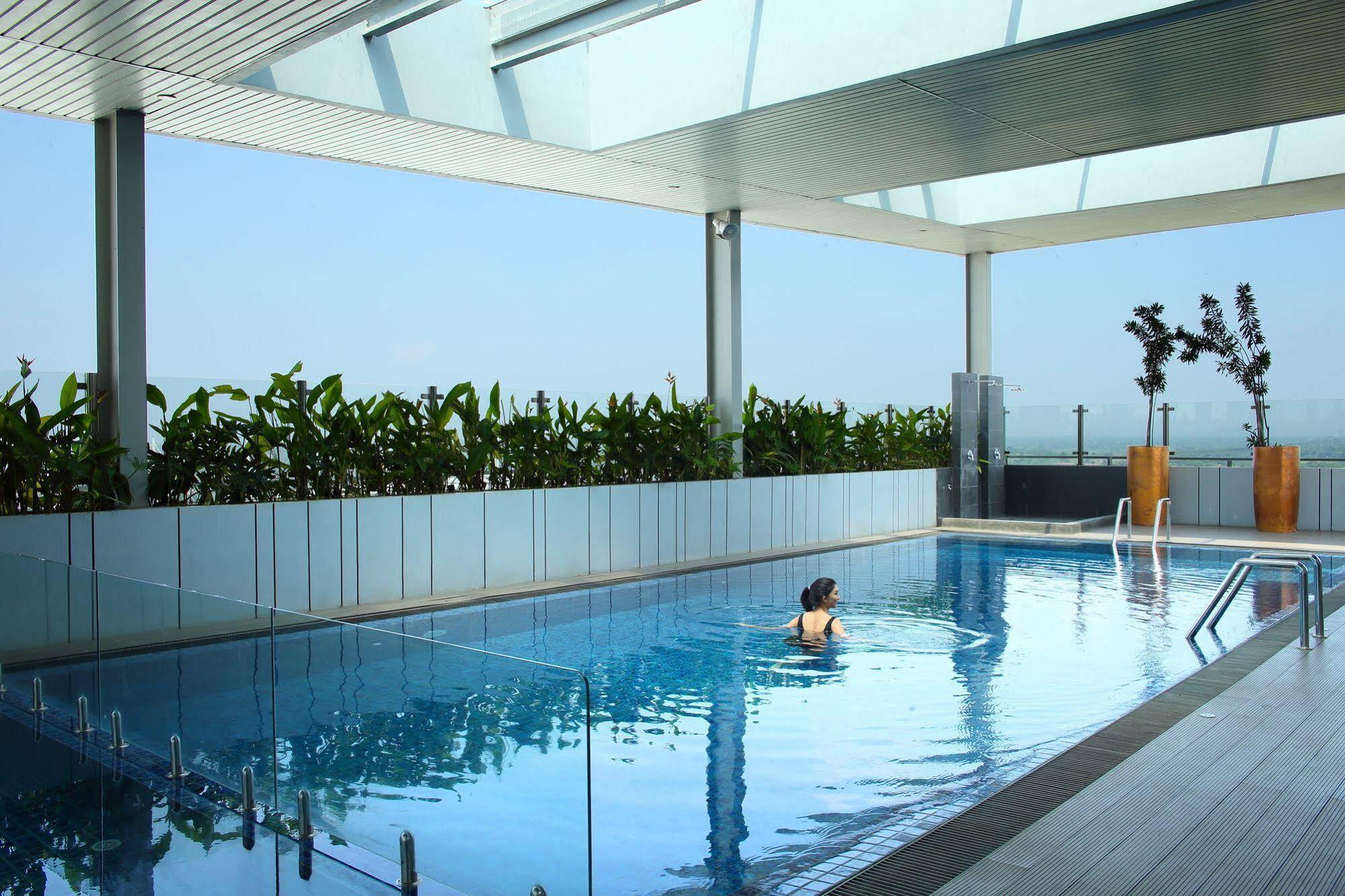 Hotel Santika Premiere Ice - Bsd City Serpong Exteriör bild